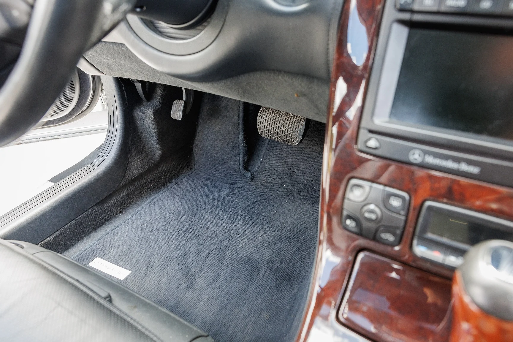 Innenraumfoto von 2000 Mercedes-Benz CL 600 (95)