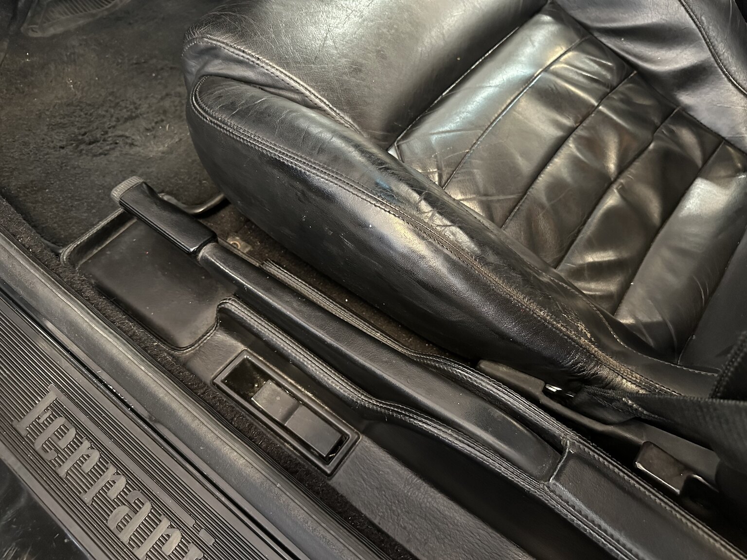 Innenraumfoto von 1990 Ferrari 348 (8)