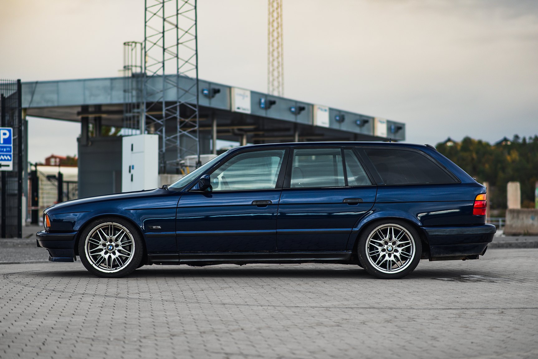 Exteriörbild på 1992 BMW 525i Touring Outlaw