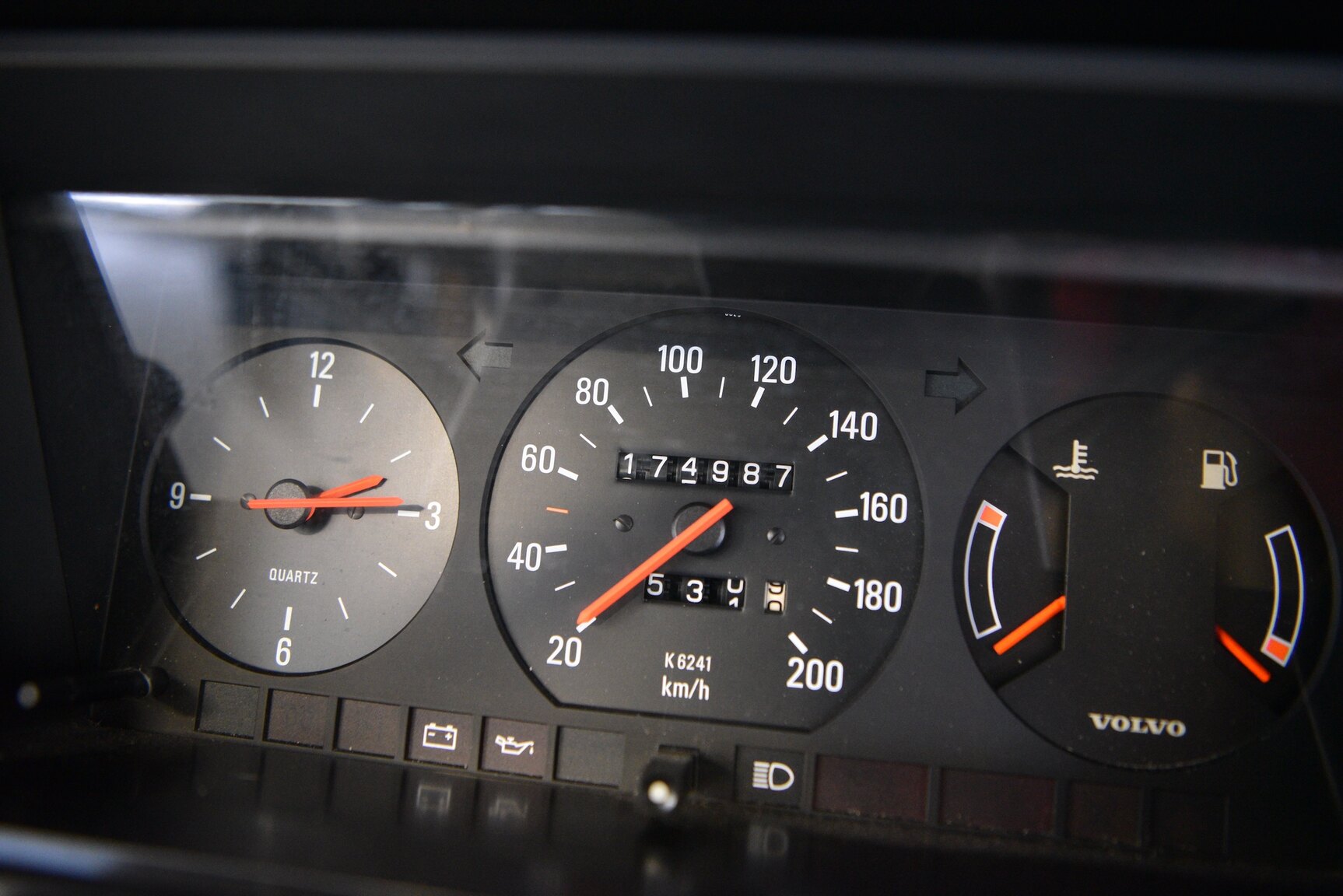 Innenraumfoto von 1986 Volvo 240 DL (18)