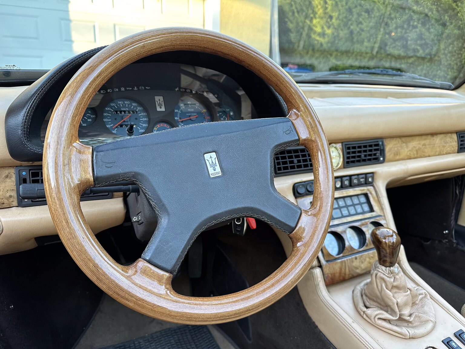 Interiörbild 1987 Maserati Biturbo Spyder