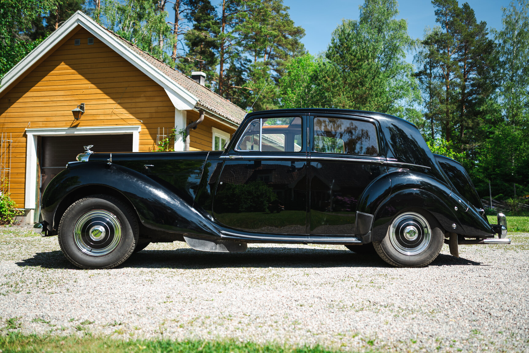 Exterior image of 1950 Bentley 4 1/4 Litre