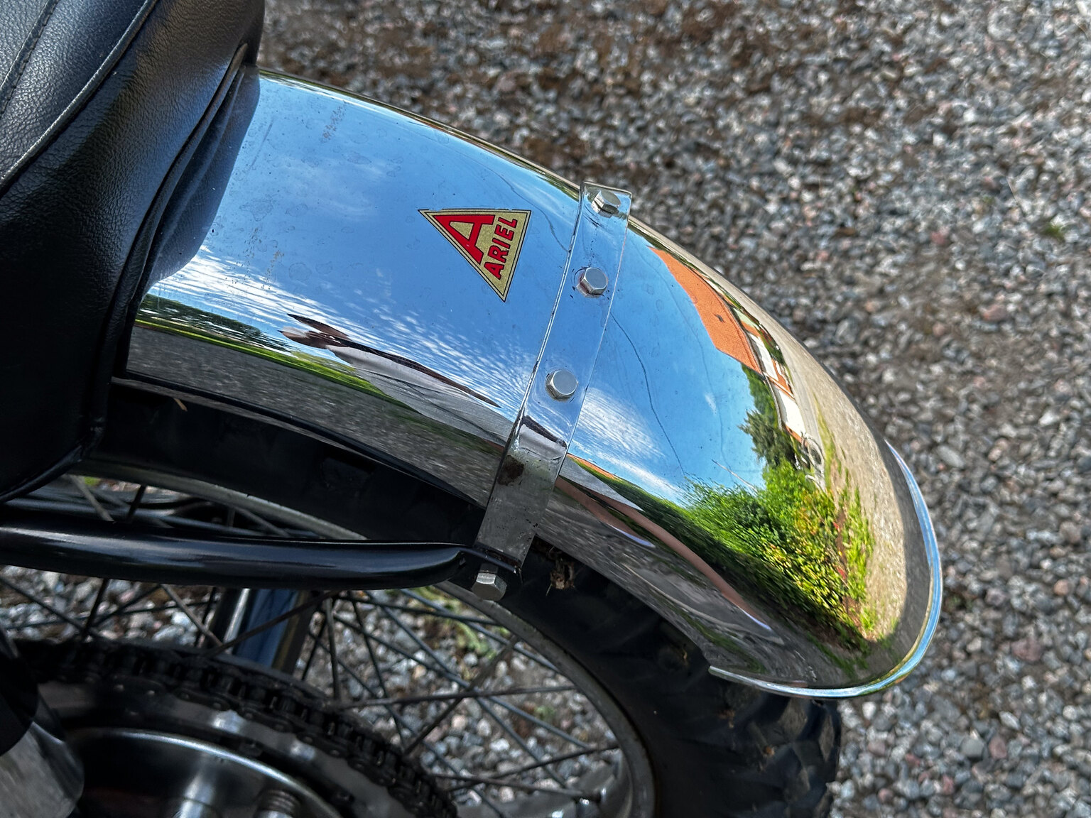 Exterior image of 1954 Ariel HS 500