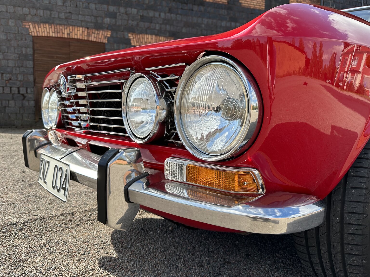 Exteriörbild på 1972 Alfa Romeo 2000 GTV Bertone Coupé
