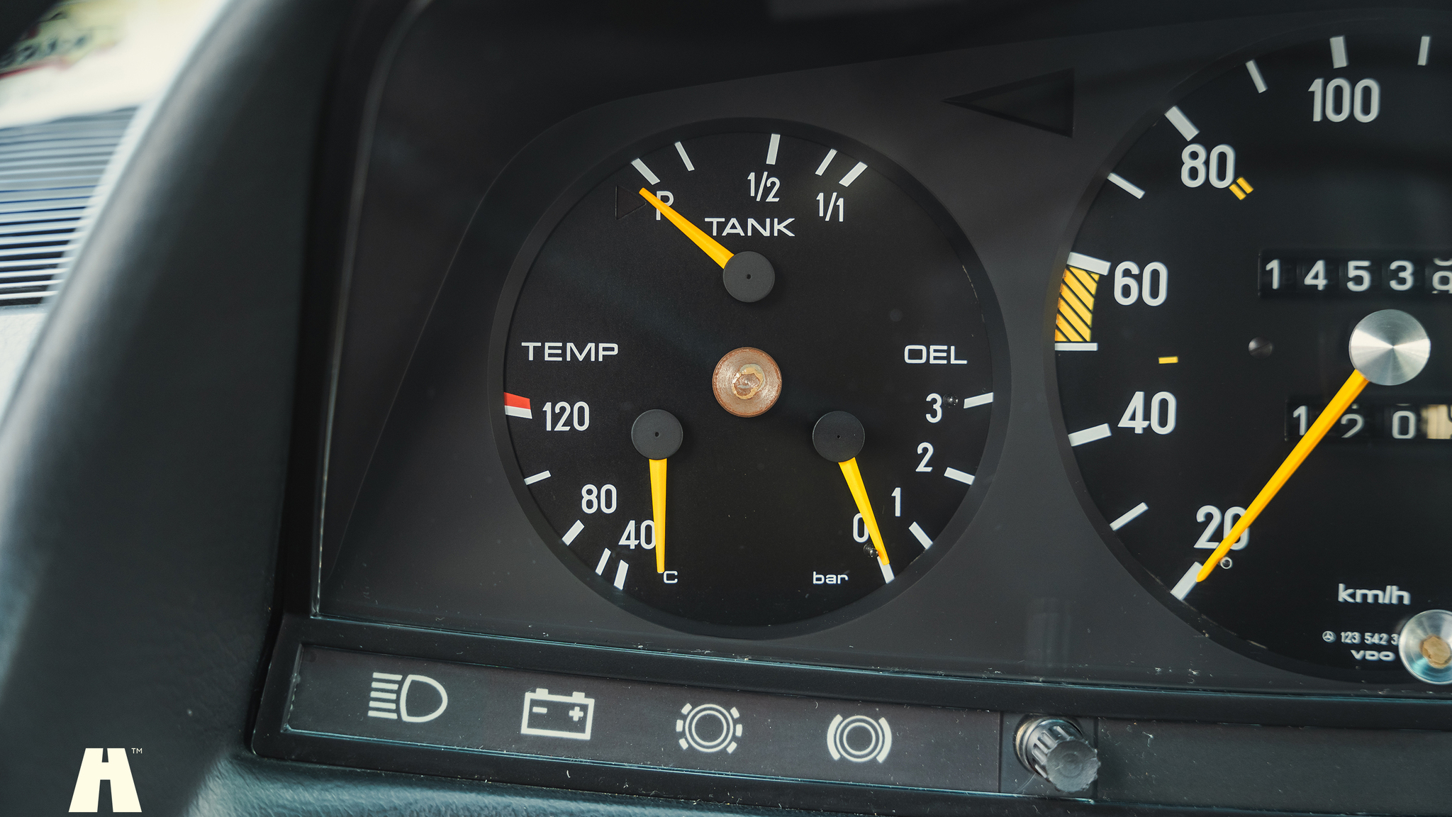 Interiörbild 1979 Mercedes Benz 230