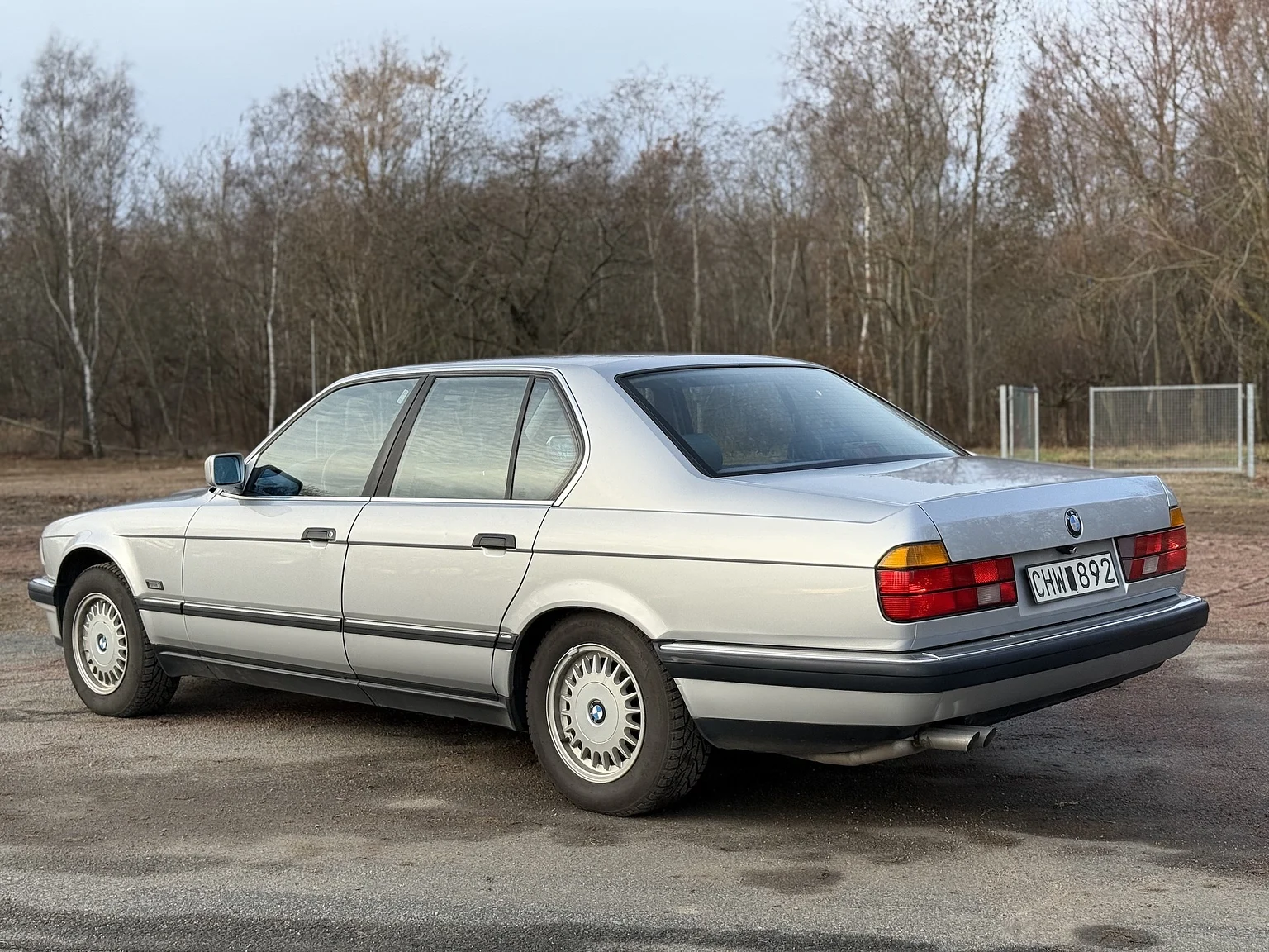 Exteriörbild på 1992 BMW 730iA (19)