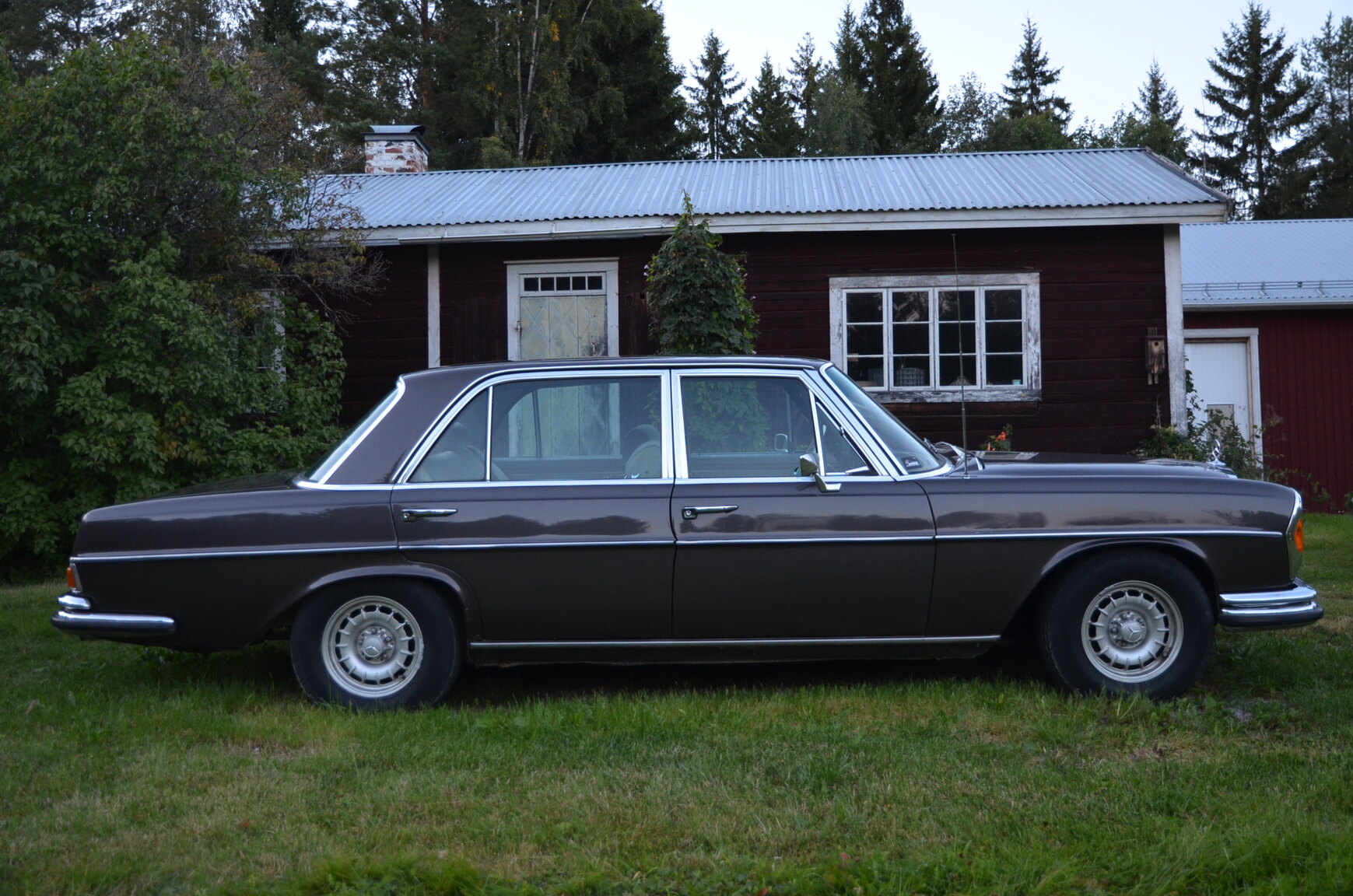 Exterior image of 1968 Mercedes-Benz W109 300 SEL 6.3
