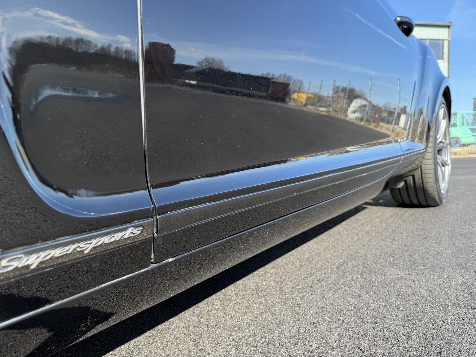 Exteriörbild på 2011 Bentley Continental Supersports