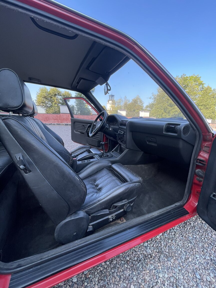 Interiörbild 1987 BMW 320i