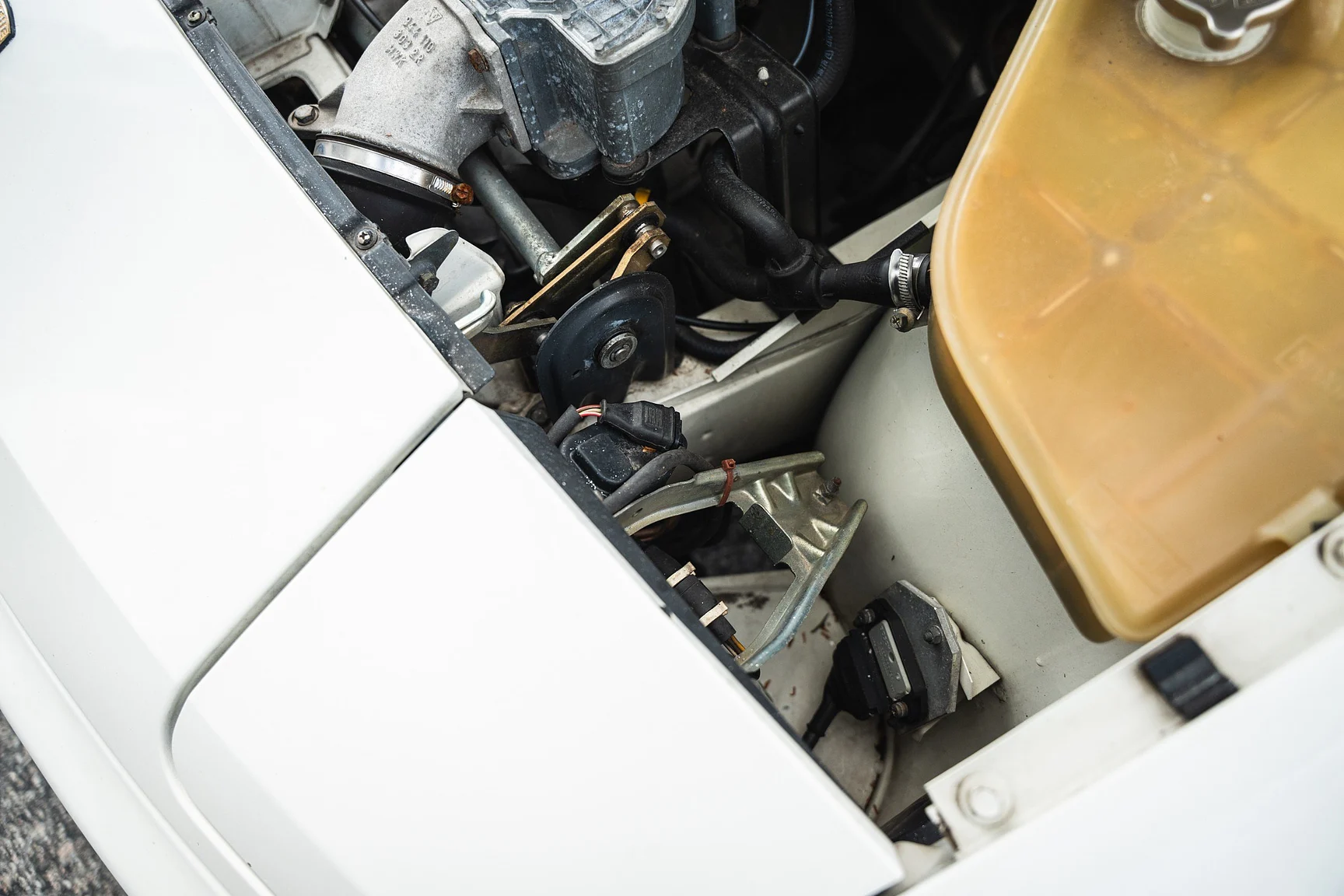 Image of 1990 Porsche 944 S2 Cabriolet  mechanics (20)