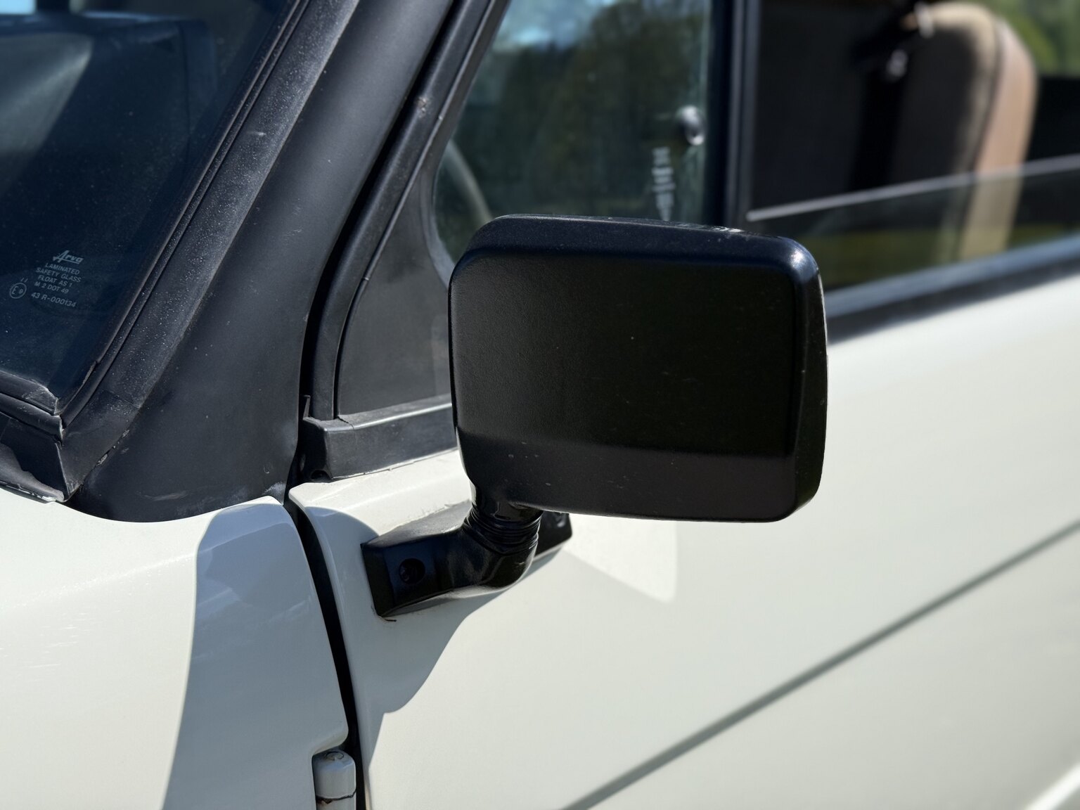 Exterior image of 1985 Land Rover Range Rover 3.5 V8
