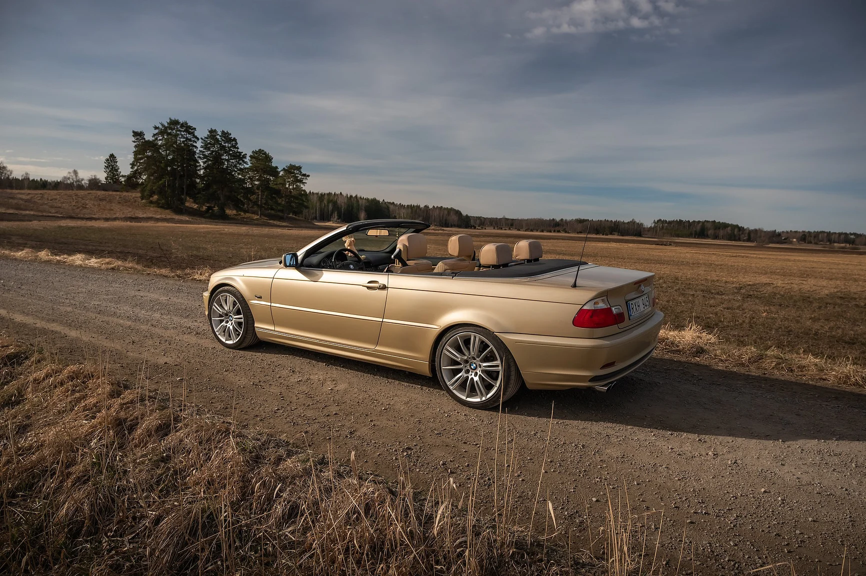 Exteriörbild på 2001 BMW 330 Ci (11)