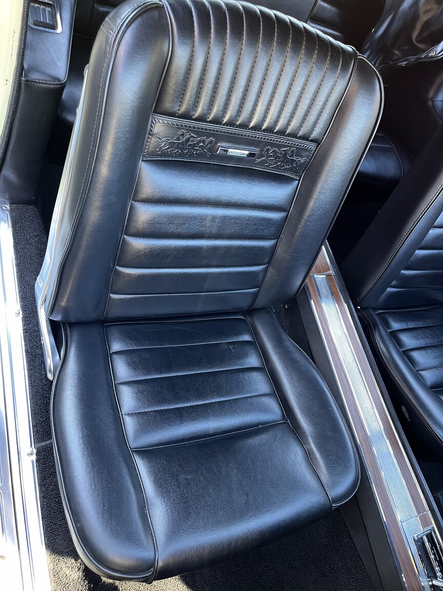 Innenraumfoto von 1966 Ford Mustang Cabriolet 289cui