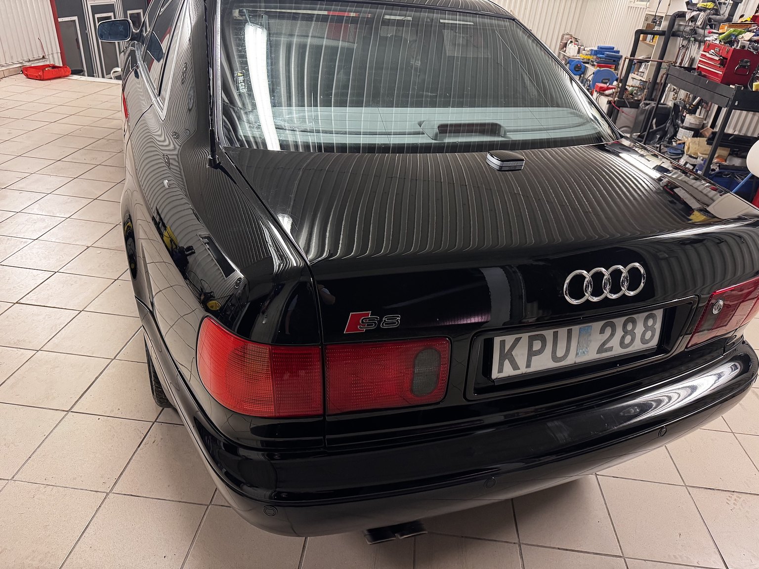 Exteriörbild på 1999 Audi S8 4.2 Quattro