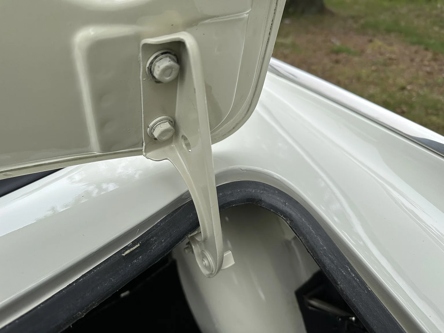 Exterior image of 1964 Volvo P1800S (34)