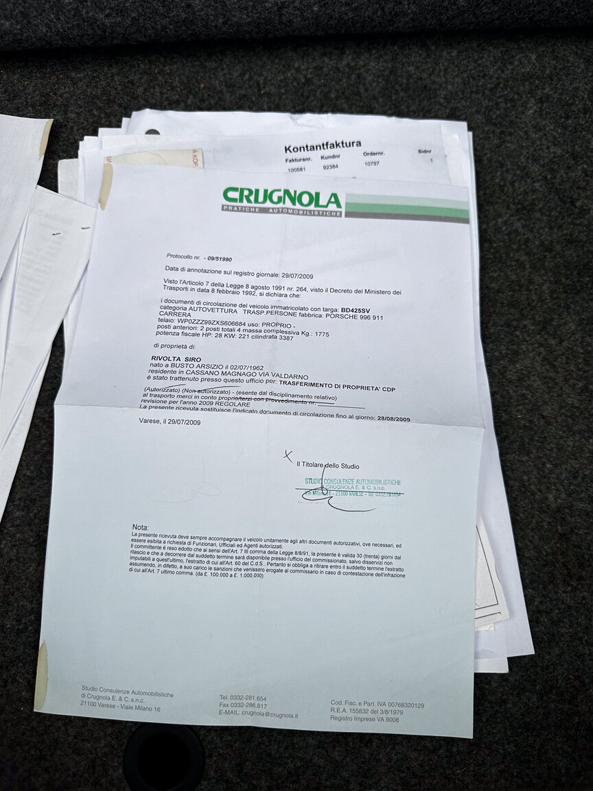 Documentation for 1999 Porsche 911 Carrera 4