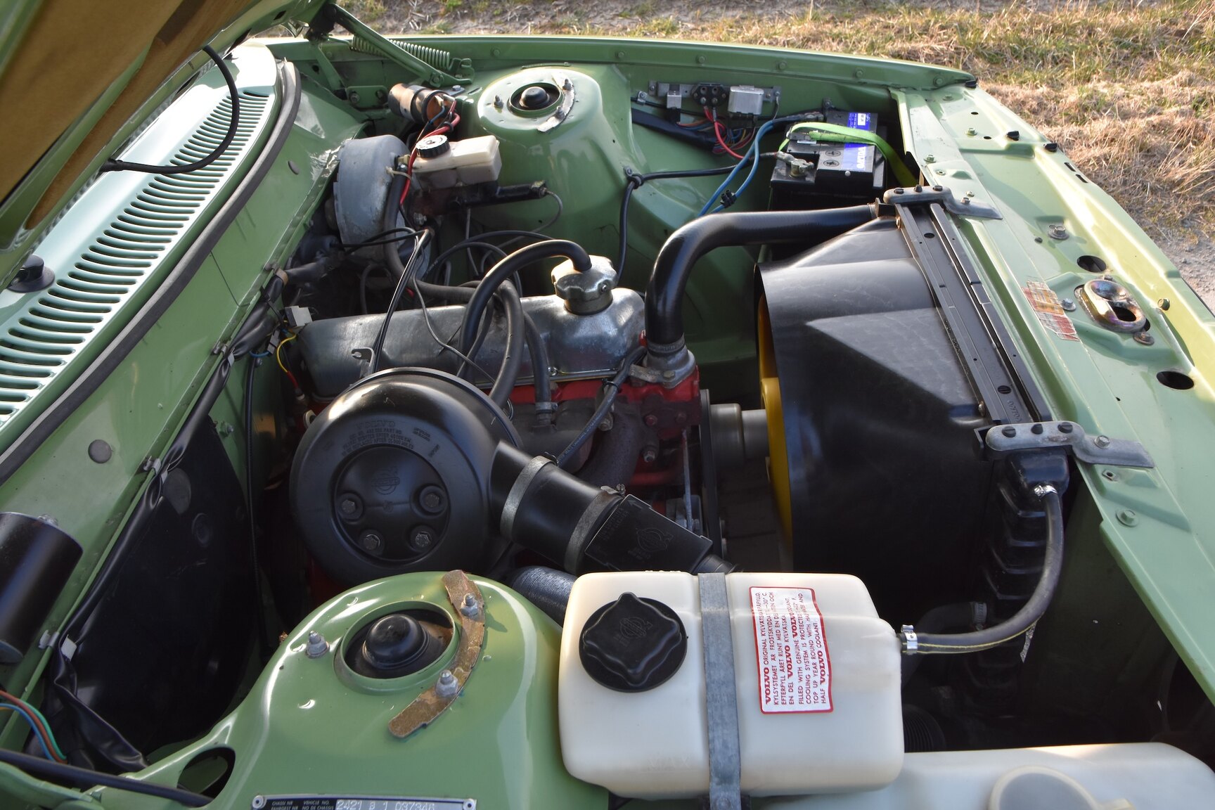 Image of 1975 Volvo 242 mechanics