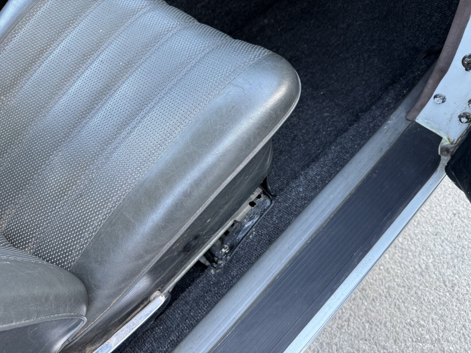 Interior image of 1967 Mercedes-Benz 230 Safari