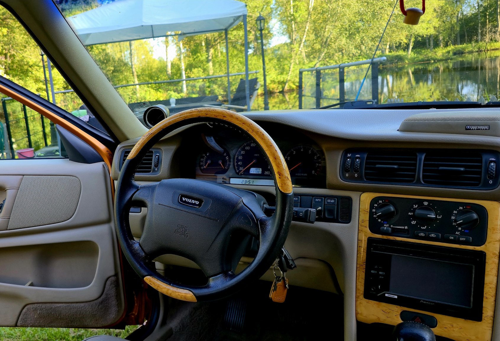 Interior image of 1998 Volvo V70 R 2.3 T Automatisk