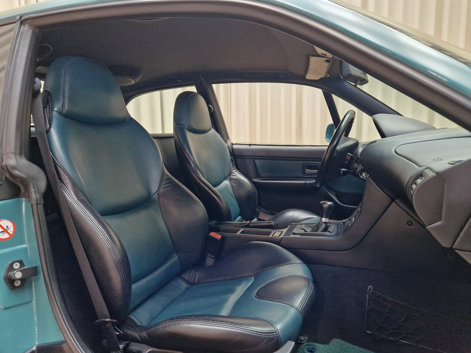 Interior image of 2000 BMW Z3 Coupé 3.0