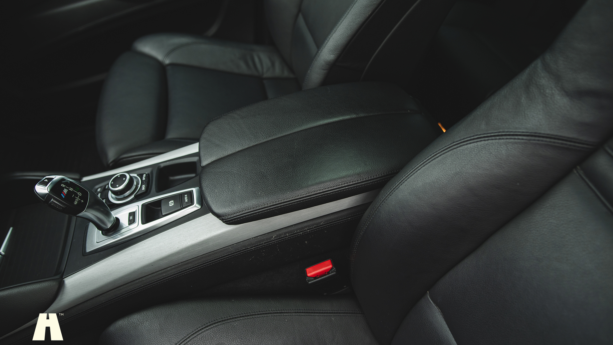 Interior image of 2010 BMW X6 M Ferrita 555HK (27)