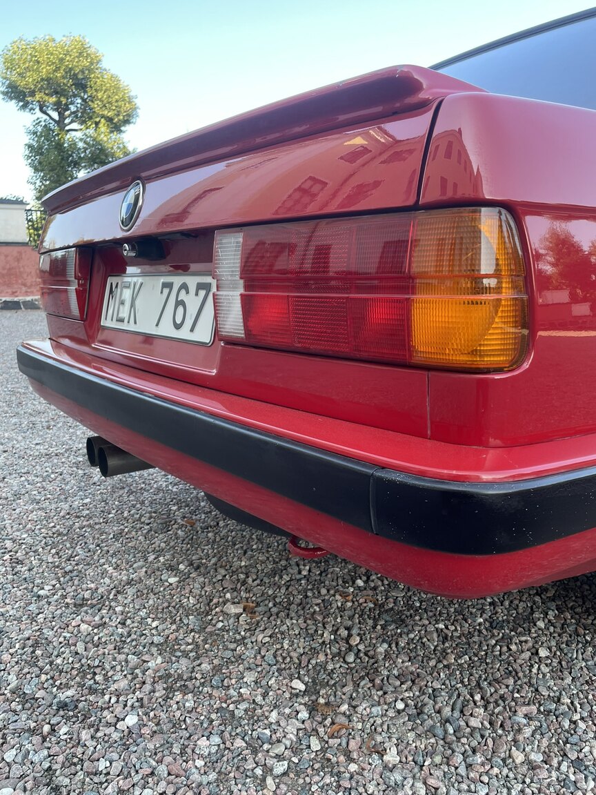 Exteriörbild på 1987 BMW 320i