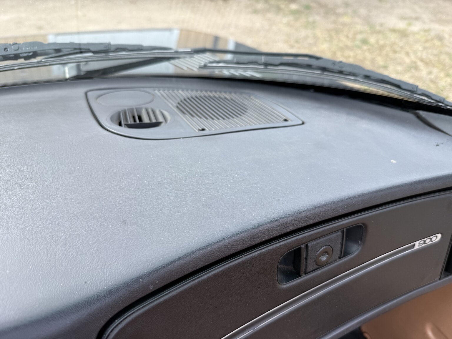 Interior image of 1987 SAAB 900 Cabriolet 2.0 Turbo T16