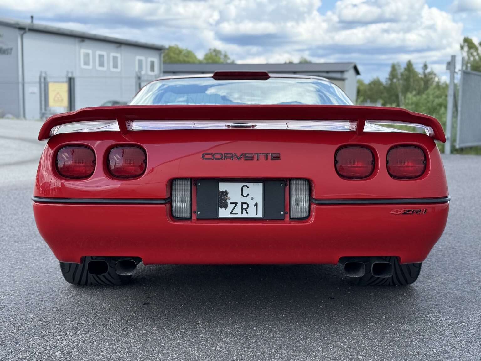 Exterior image of 1990 Chevrolet Corvette ZR-1 Targa