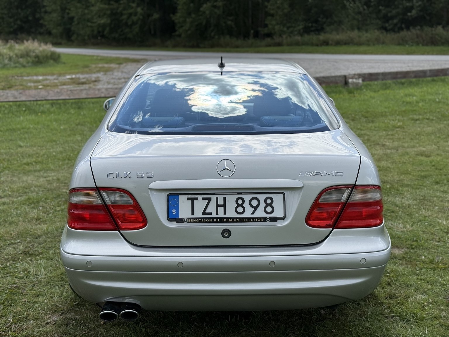 Exterior image of 2000 Mercedes-Benz CLK 55 AMG Coupé