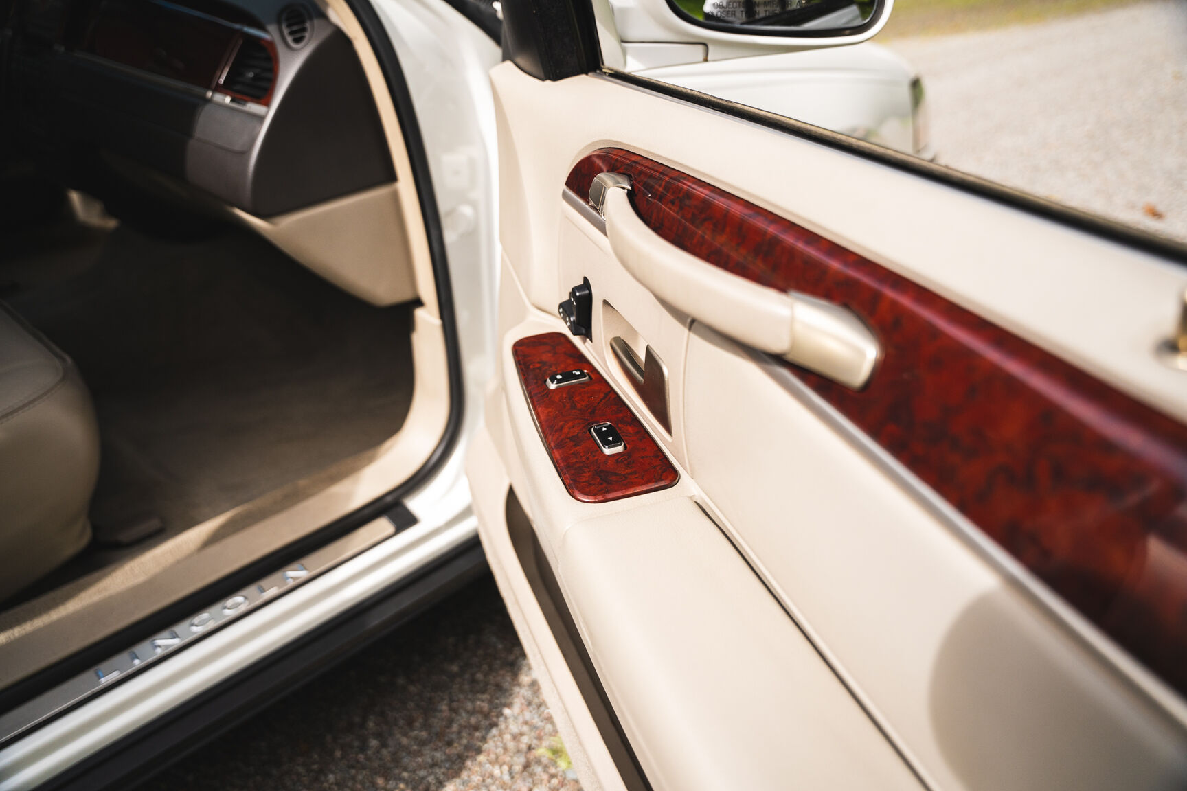 Innenraumfoto von 2003 Lincoln Town Car