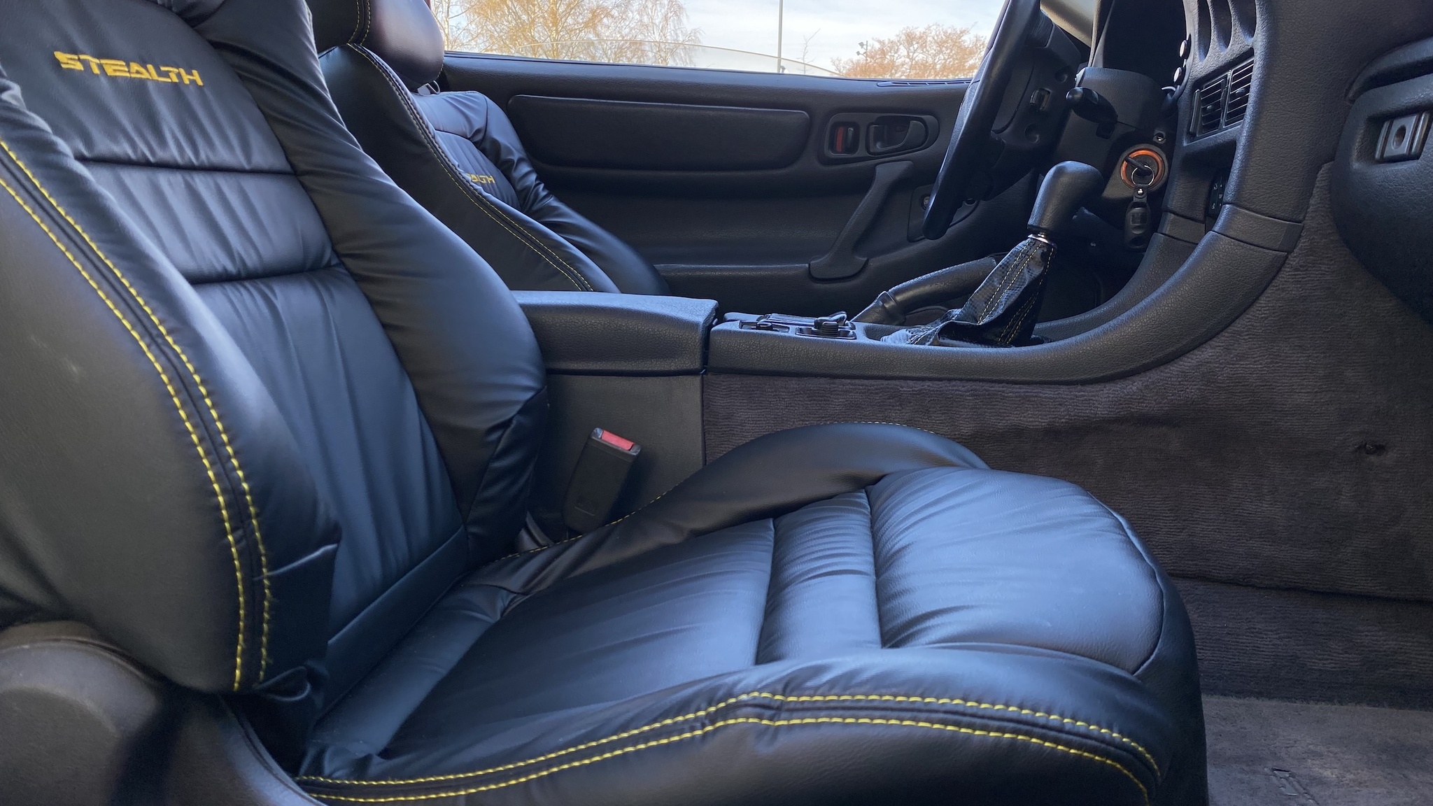 Interior image of 1992 Dodge Stealth (23)