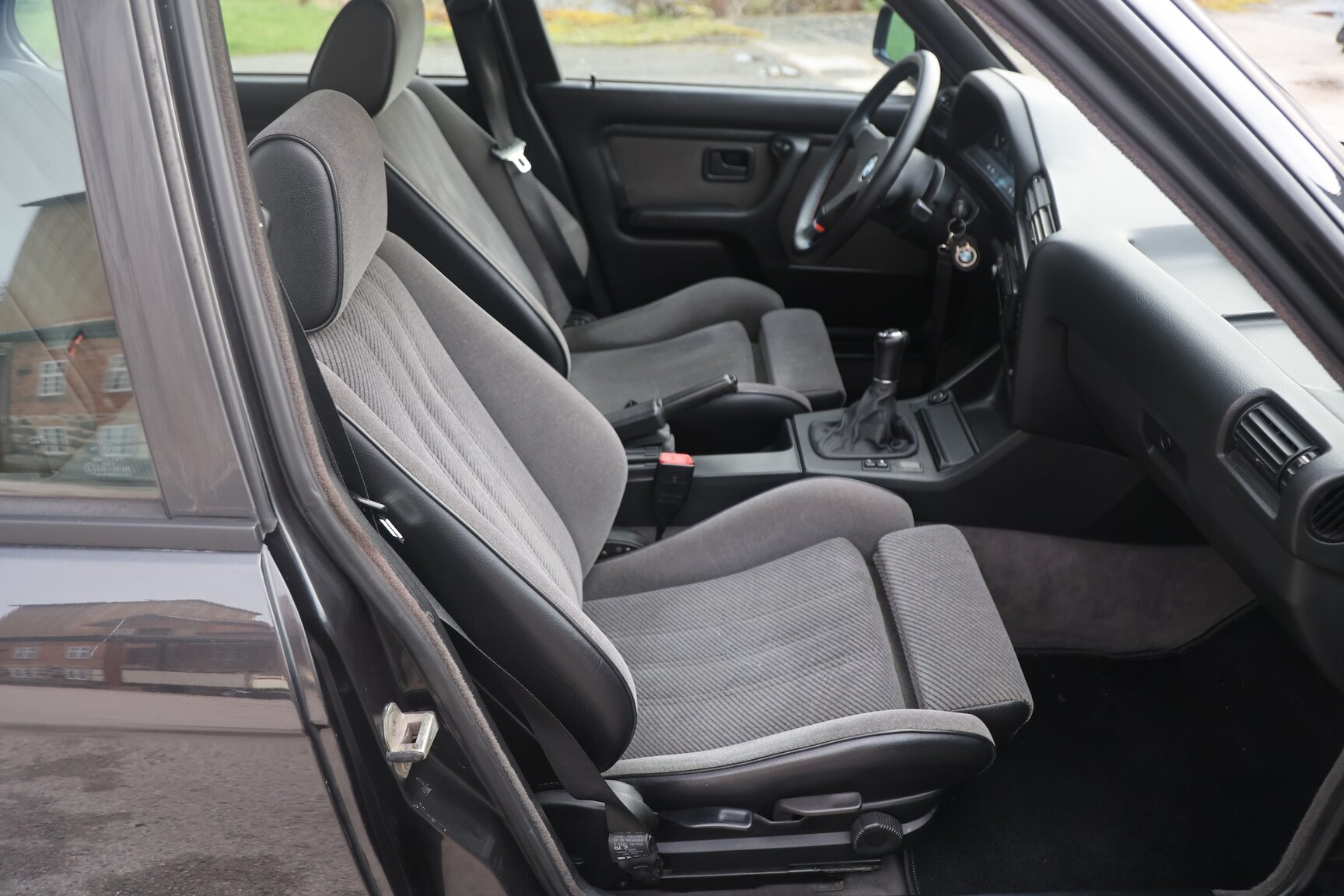 Interiörbild 1989 BMW 325i