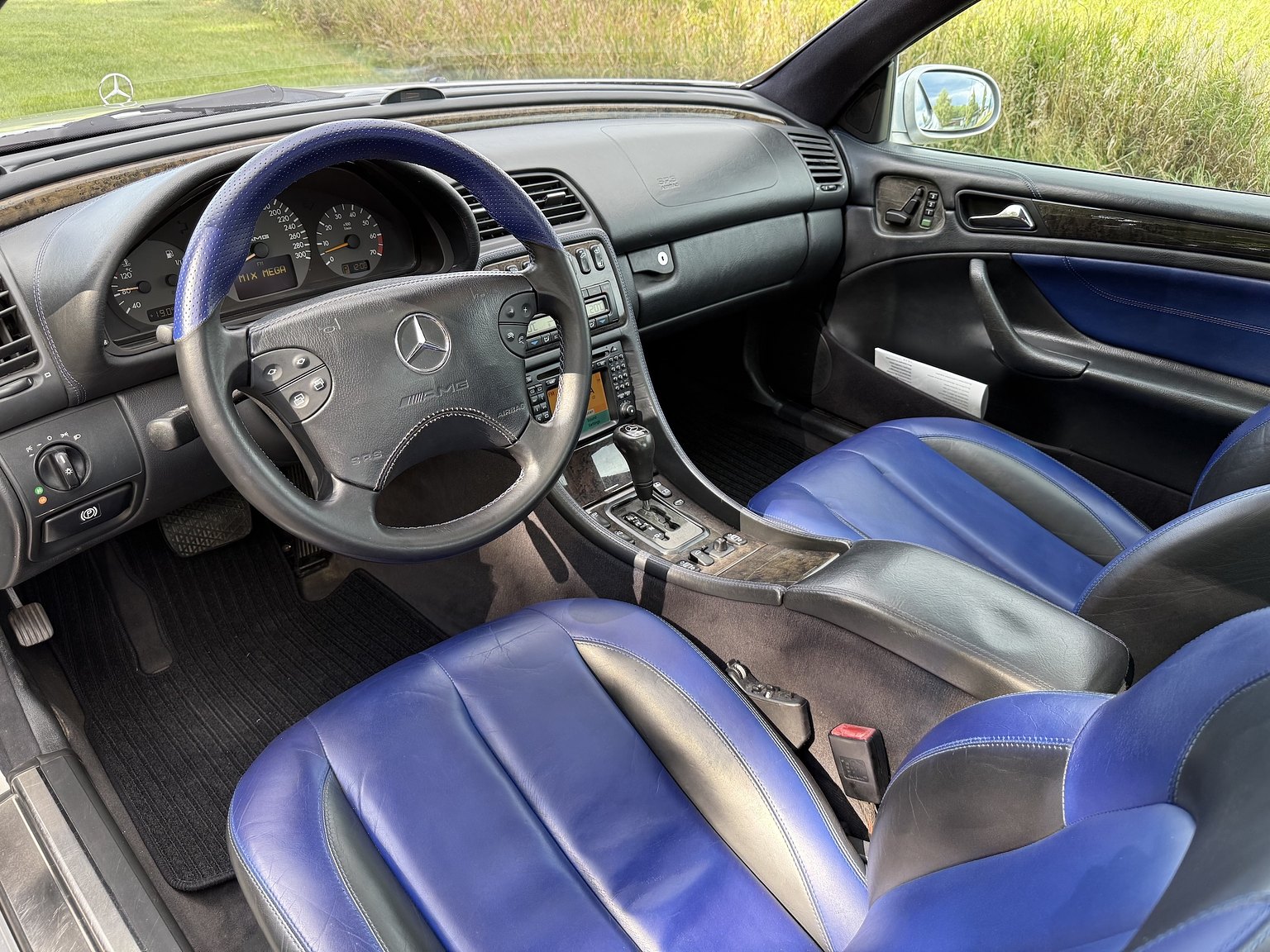 Interior image of 2000 Mercedes-Benz CLK 55 AMG Coupé