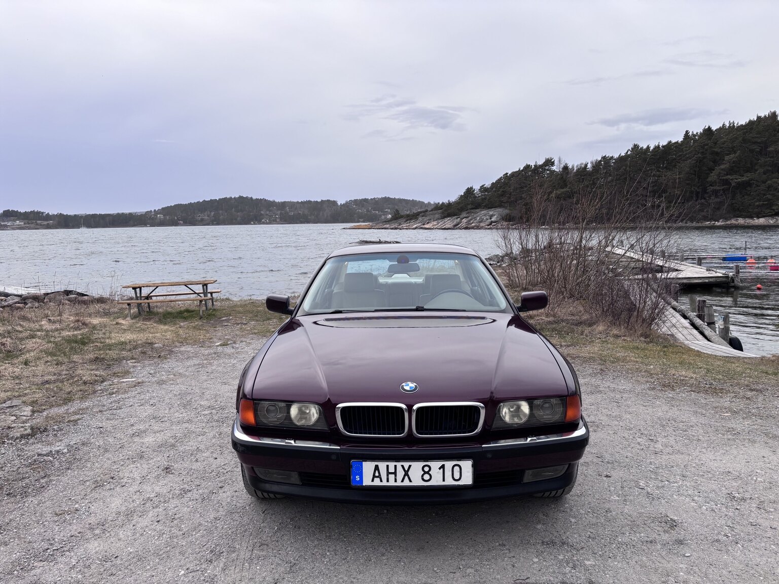 Exterior image of 1996 BMW 728iA