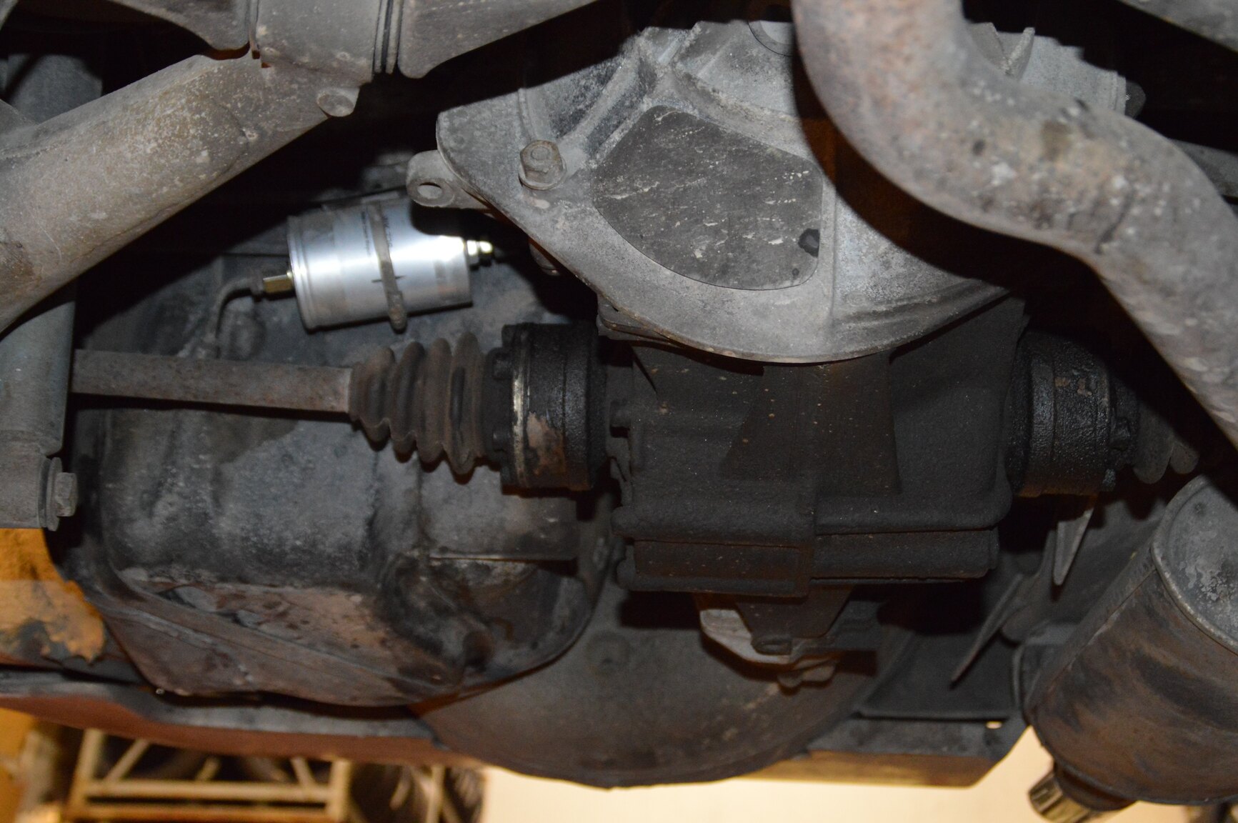 Image of 1986 Porsche 944 Coupé mechanics