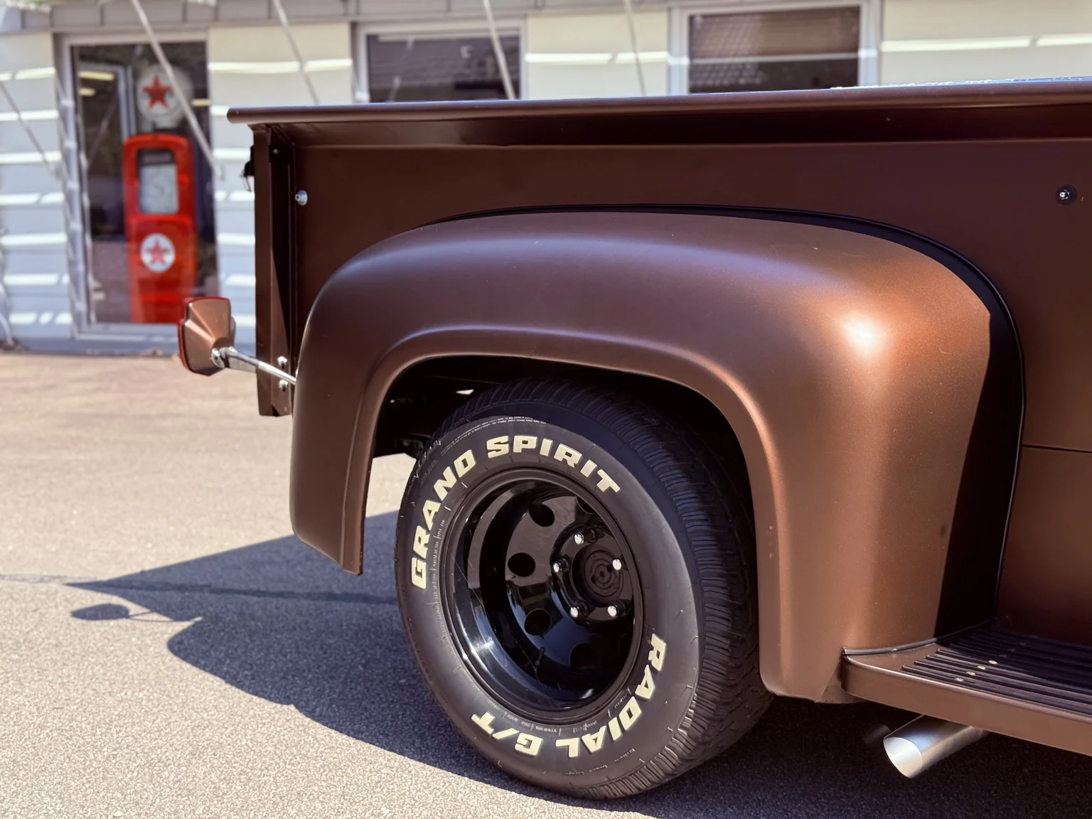 Aussenfoto 1956 Ford F-100 Restomod (46)