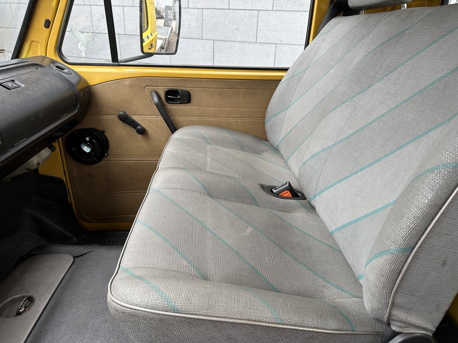 Innenraumfoto von 1981 Volkswagen LT45 biltransport (5)