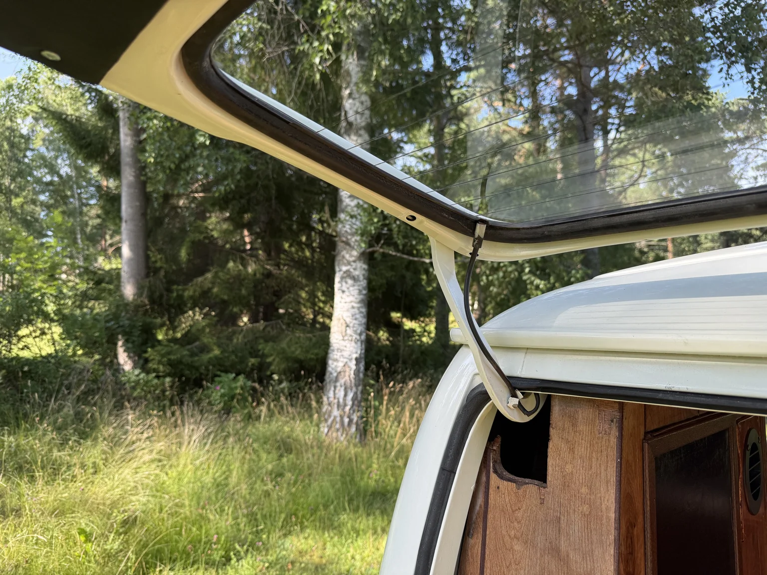 Innenraumfoto von 1975 Volkswagen Transporter Campervan (116)