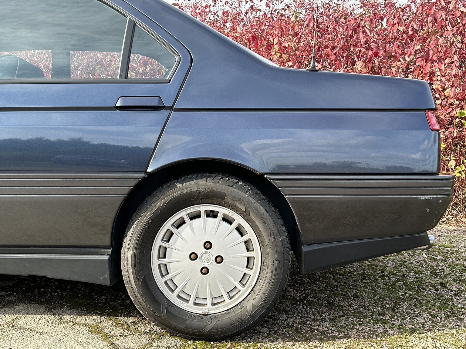 Exteriörbild på 1994 Alfa Romeo 164