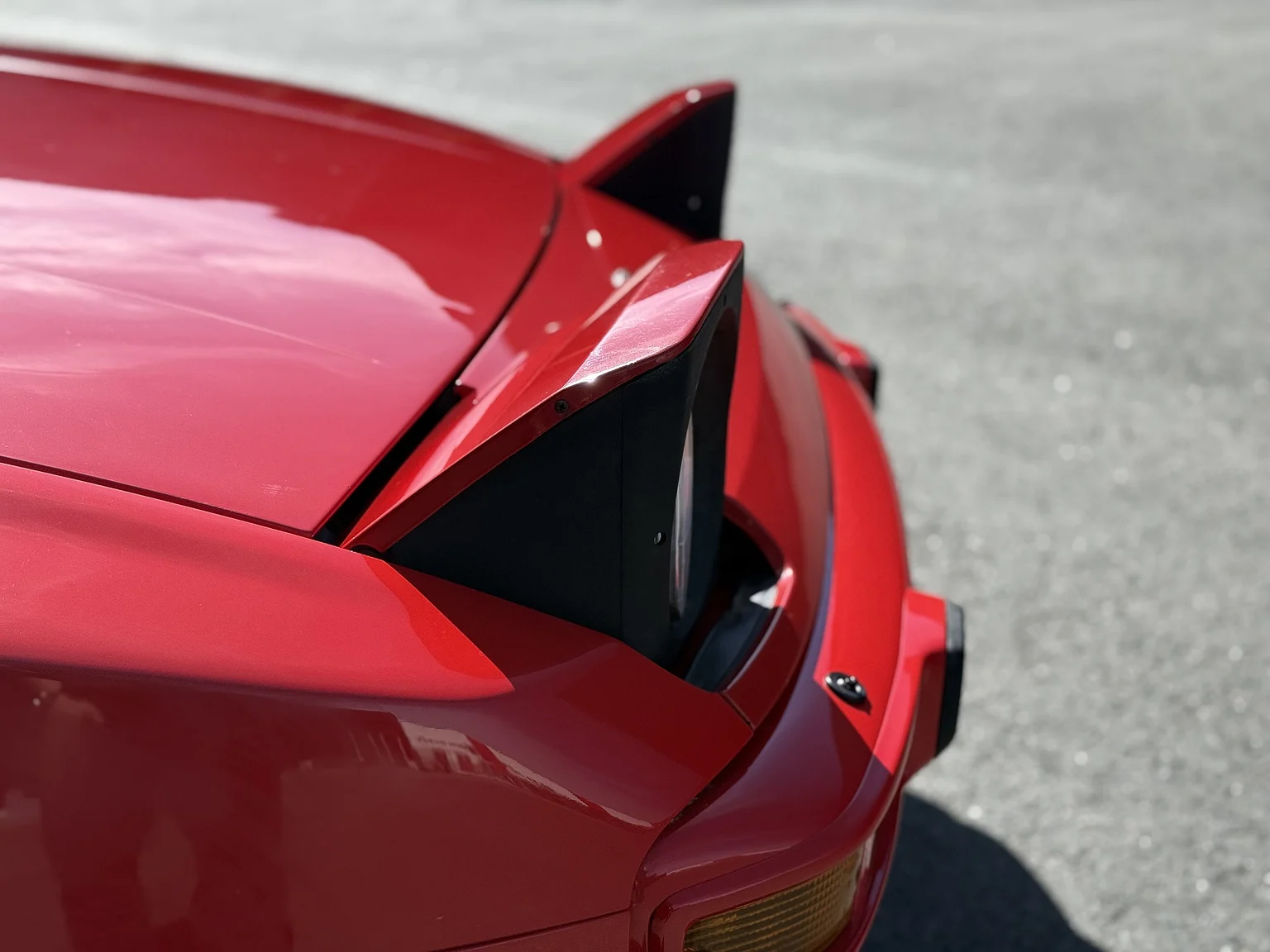Exteriörbild på 1984 Porsche 944 Targa (49)