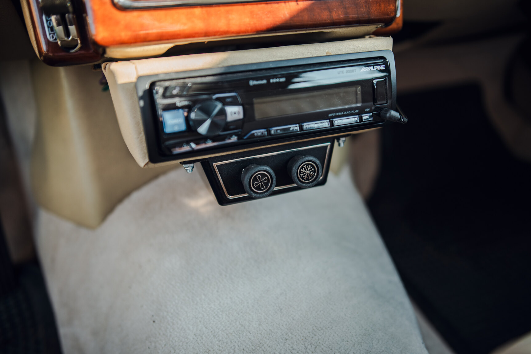 Interior image of 1965 Daimler 250 V8