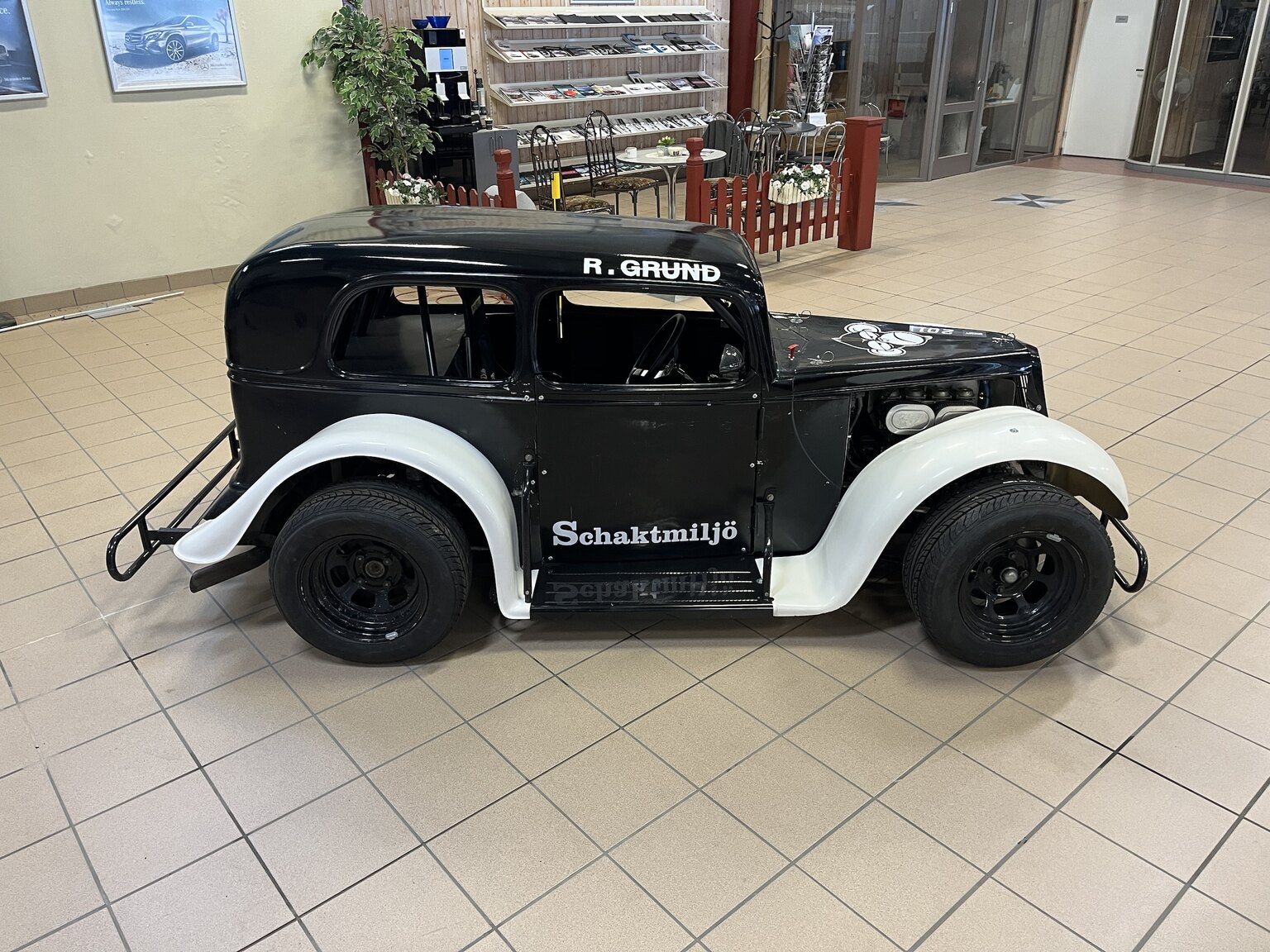 Exteriörbild på Legend Cars 