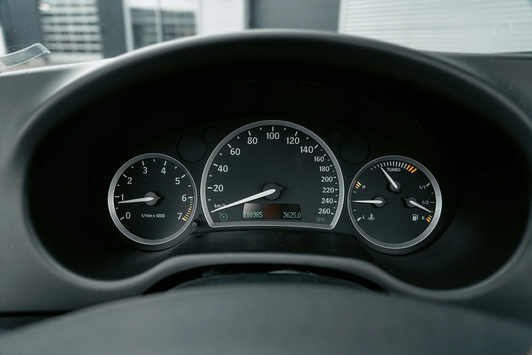 Interiörbild 2004 SAAB 9-3 Aero 2.0T Cabriolet (8)