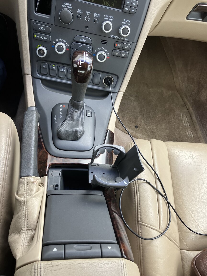 Interior image of 1999 Volvo S80