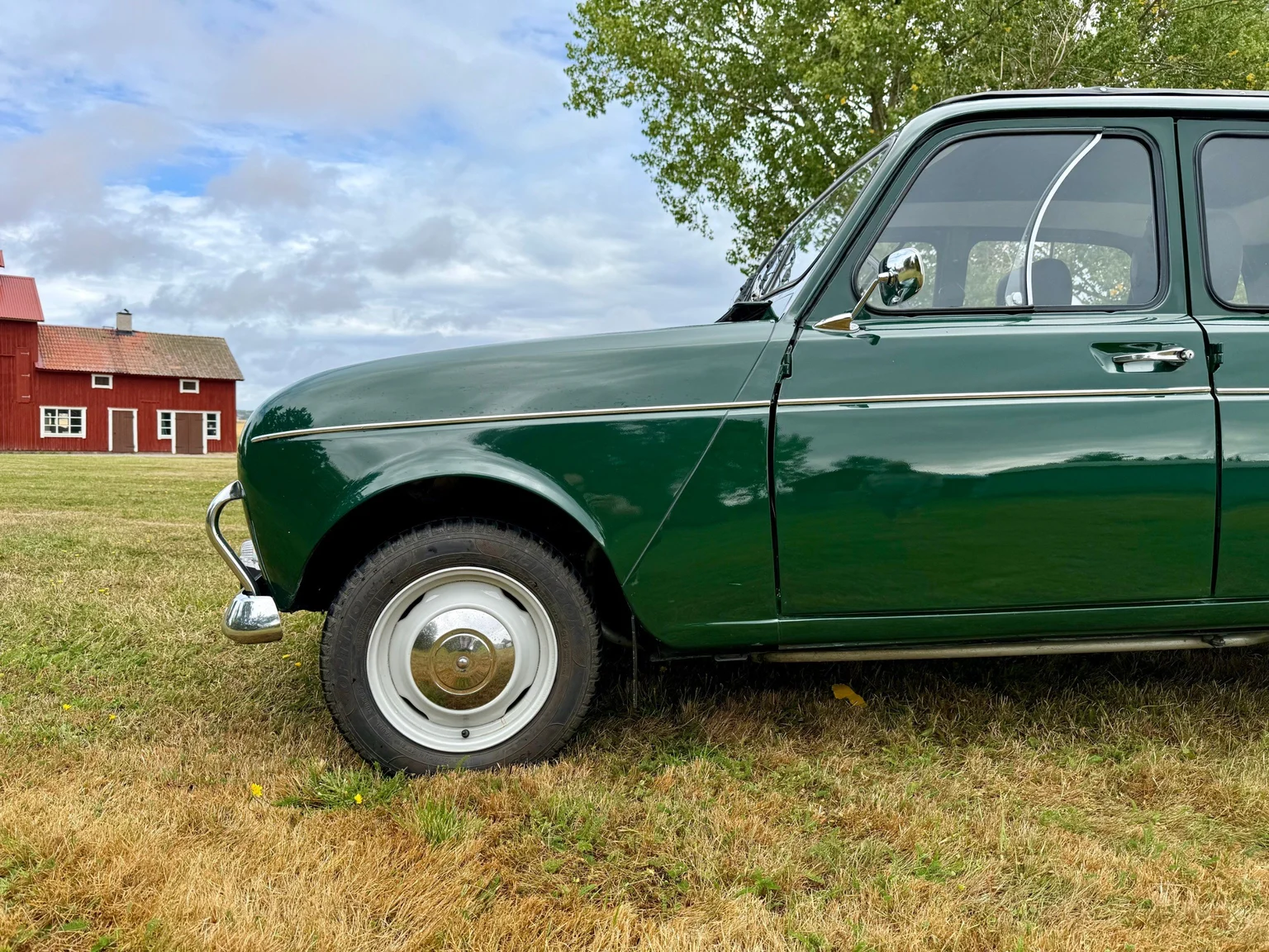 Exteriörbild på 1970 Renault 4 (32)