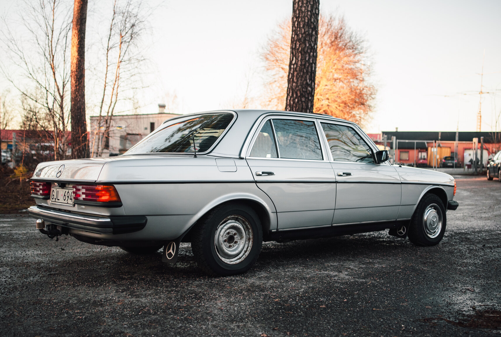 Exterior image of 1978 Mercedes-Benz 250
