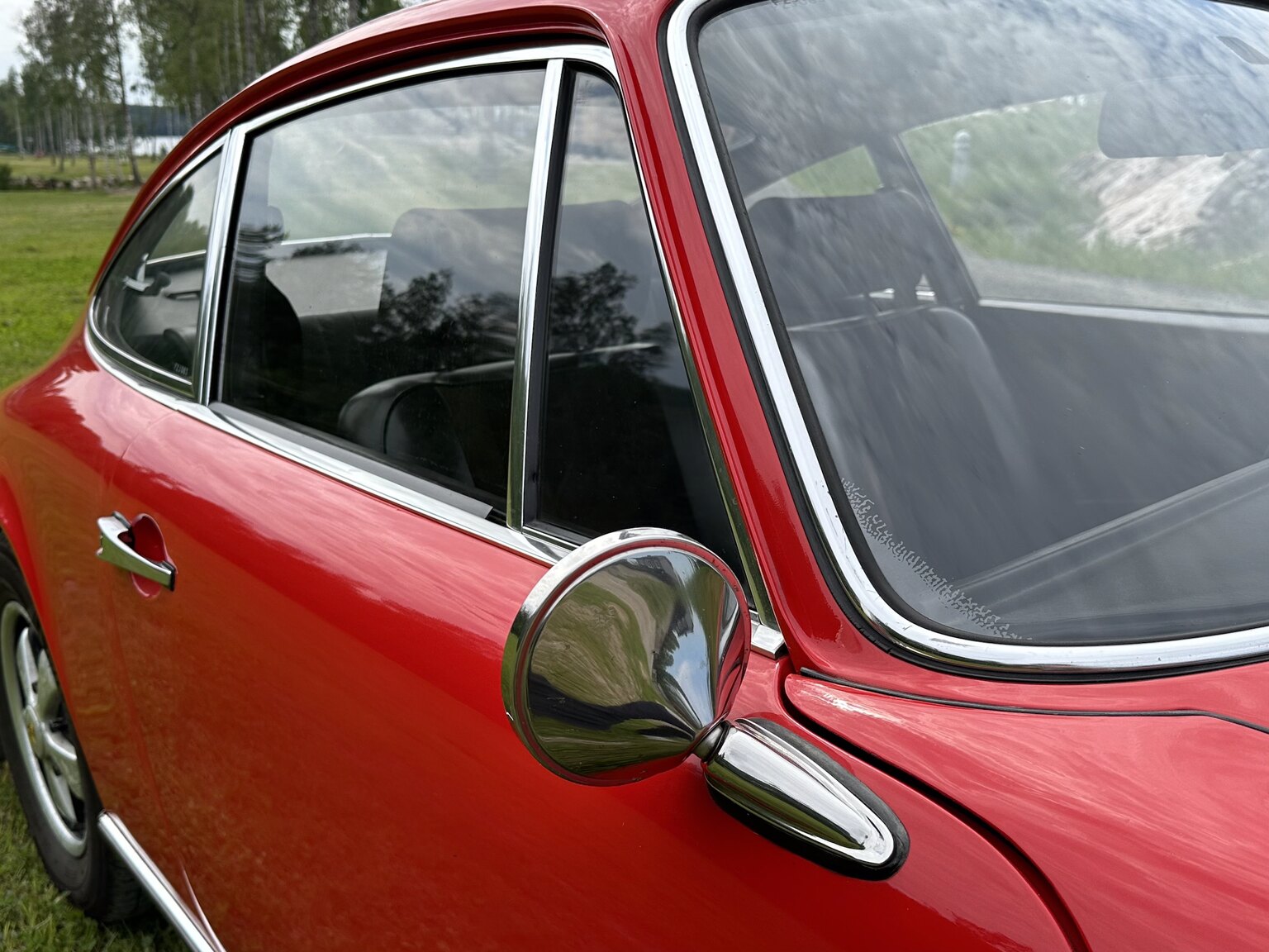 Exterior image of 1969 1969 PORSCHE COUPÉ 911 T  (32)