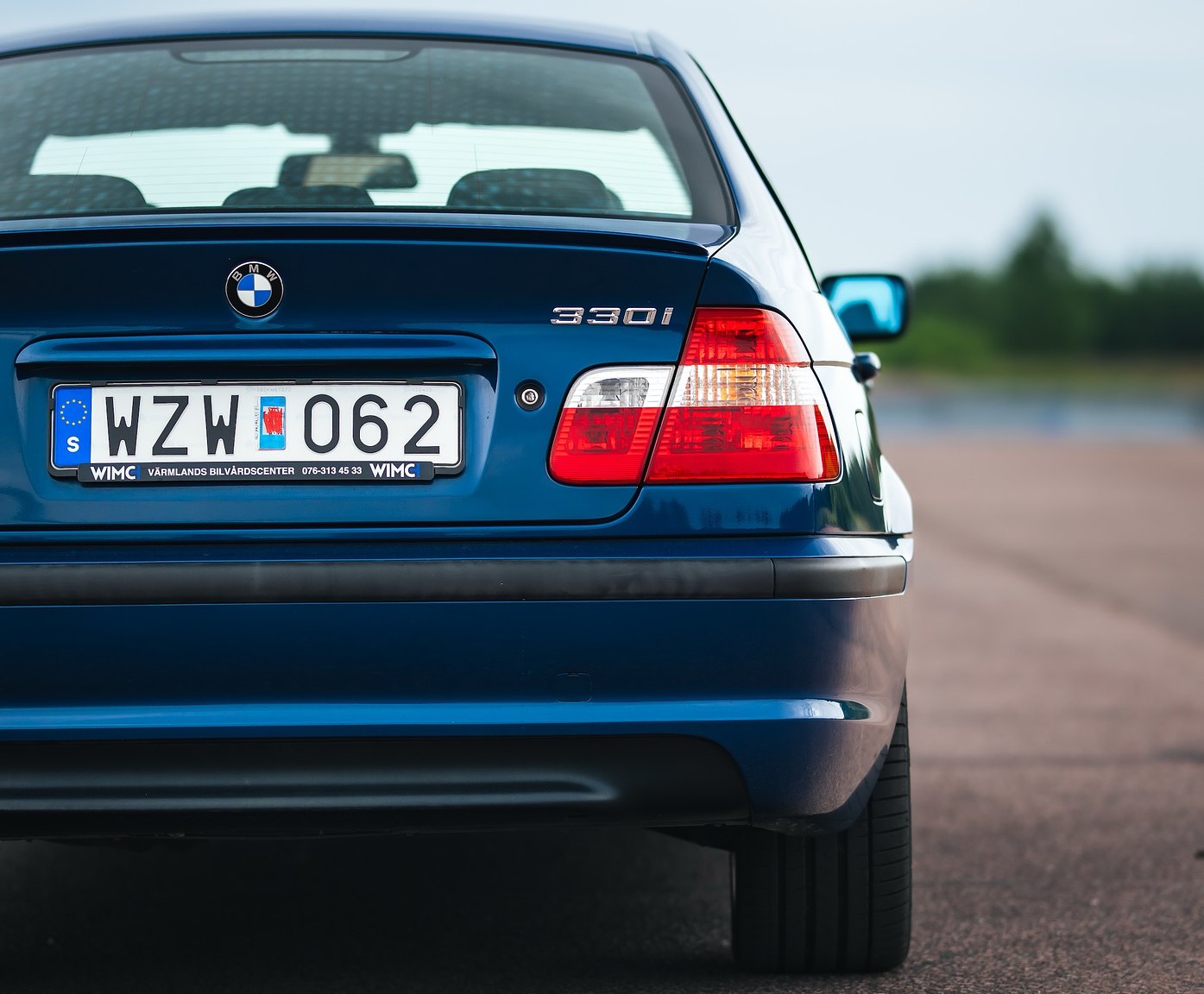 Exterior image of 2003 BMW 330i