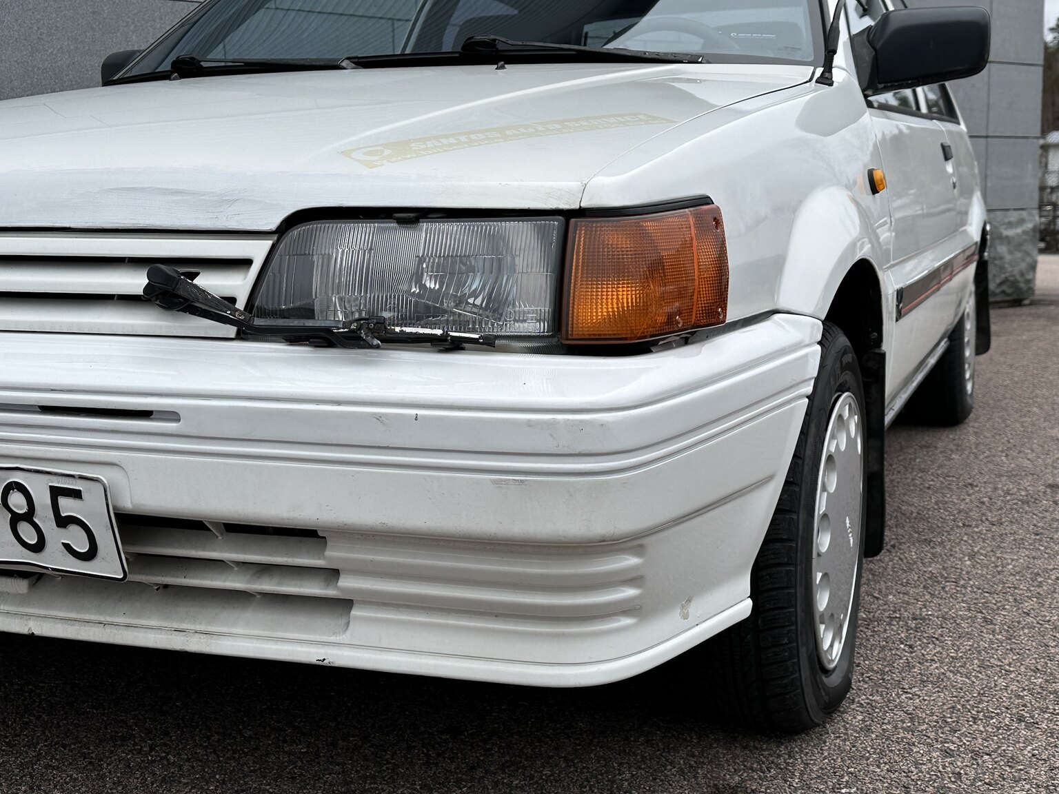 Exterior image of 1988 Nissan Sunny (22)