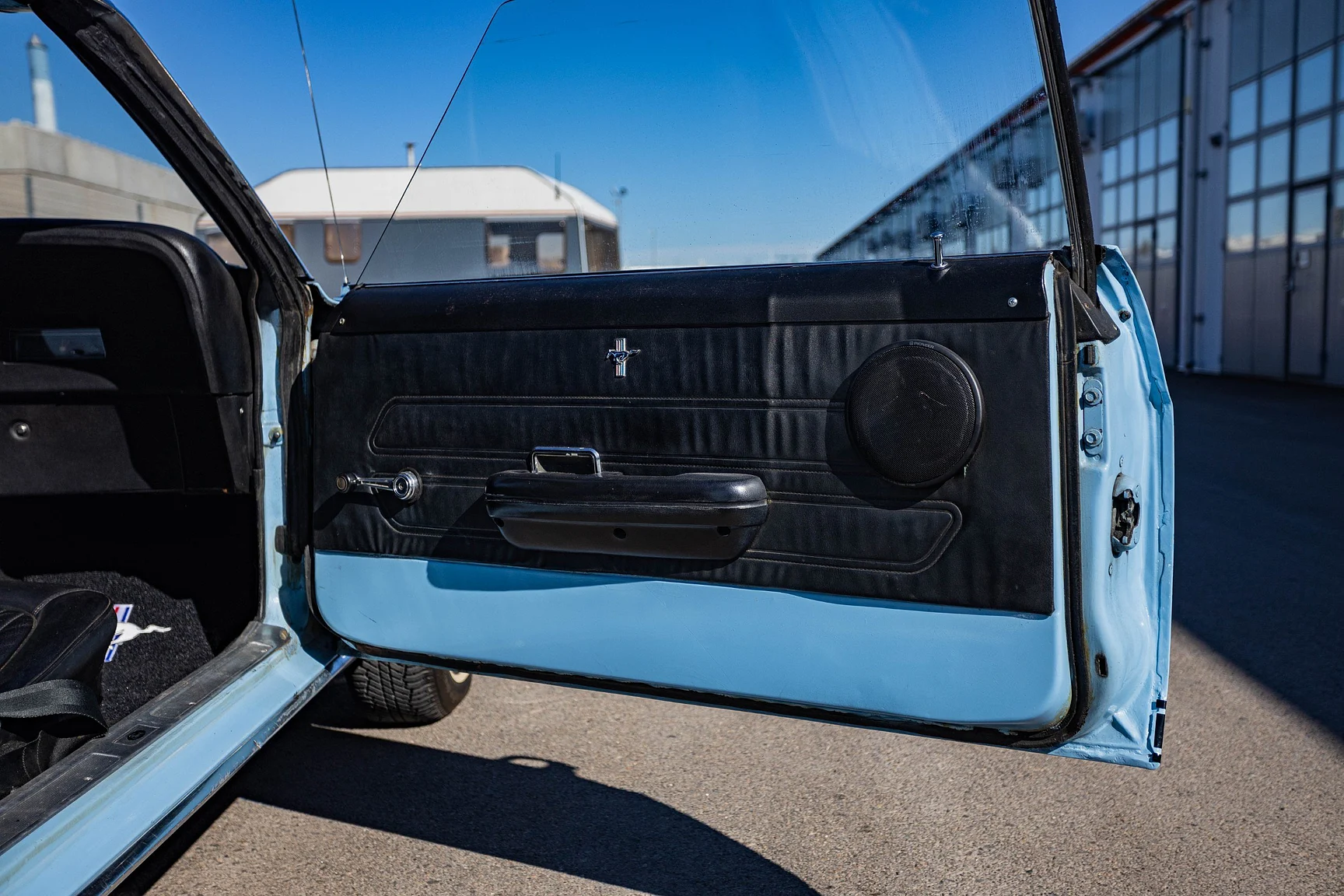 Interior image of 1969 Ford Mustang GT Cabriolet "M-code" (14)